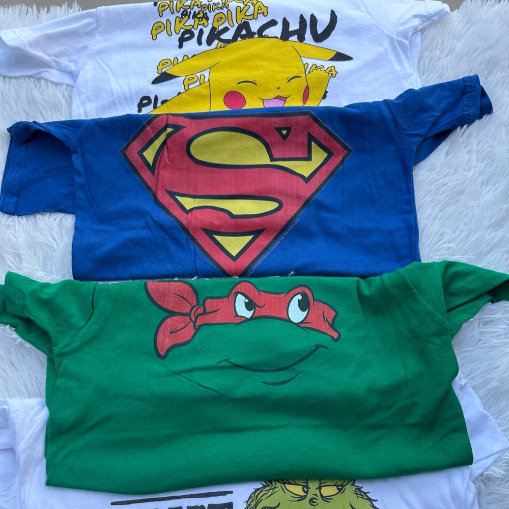 New 
boys 
short sleeve 
T-Shirts 
size YS
Crew neck